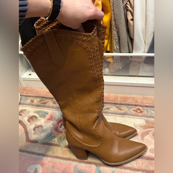 Cognant Leather Looking Boots with Stitch work - Picture 1 of 3